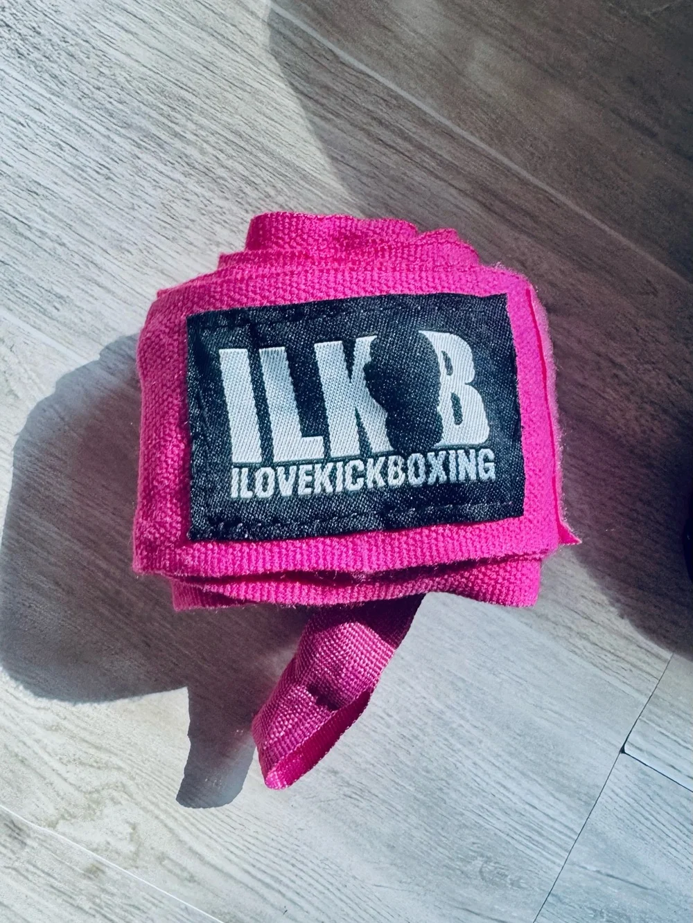 🥊 Black Kickboxing Gloves with Pink Hand Wraps - One Size